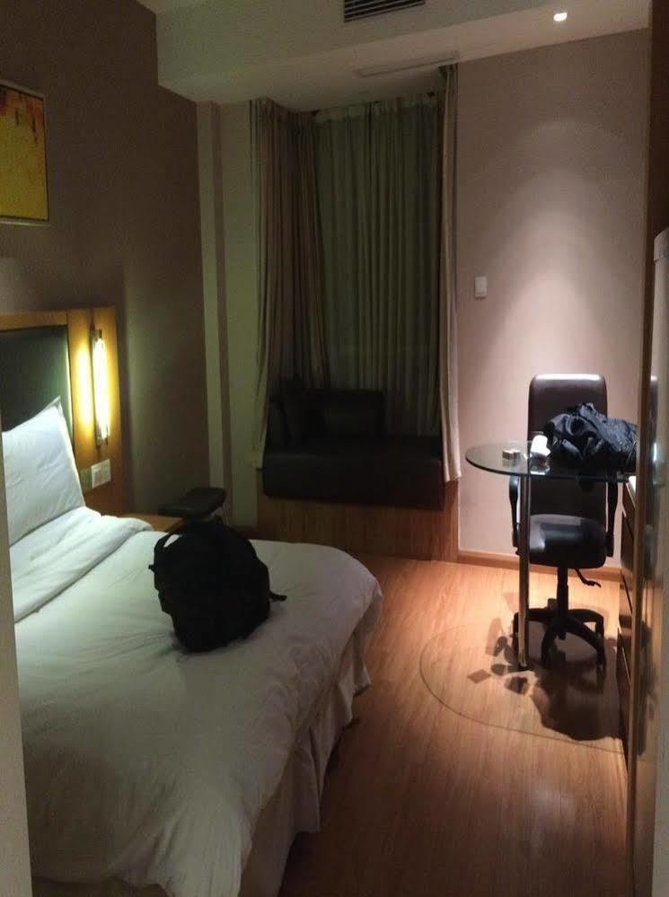 Ji Hotel Shanghai Jingan Temple Kangding Road Екстер'єр фото
