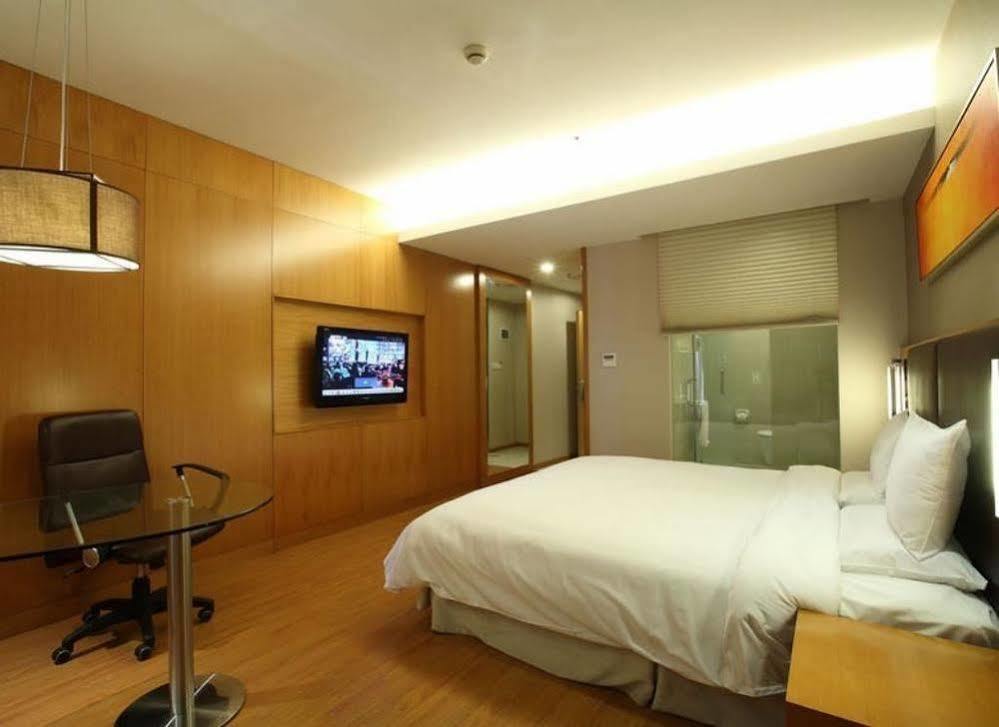Ji Hotel Shanghai Jingan Temple Kangding Road Екстер'єр фото