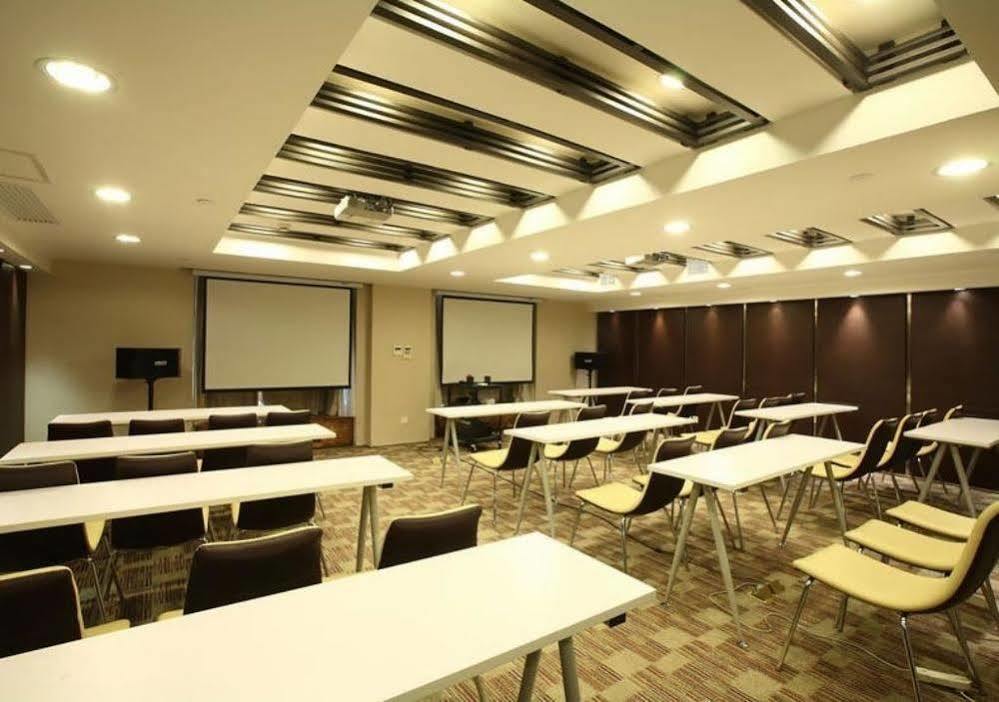 Ji Hotel Shanghai Jingan Temple Kangding Road Екстер'єр фото